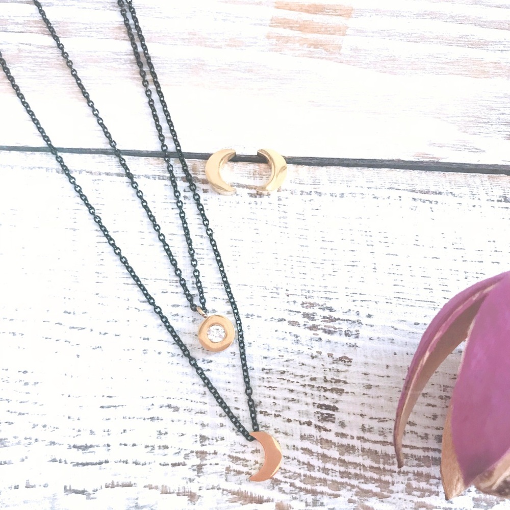 Dainty moon 🌙 Layering necklace set